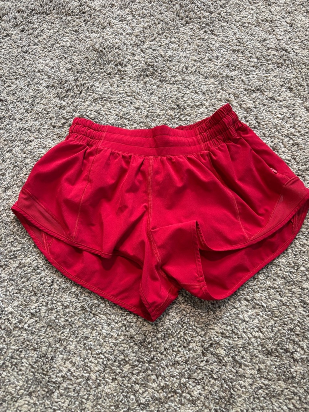 Lululemon Hotty Hot Short II *2.5" size 4